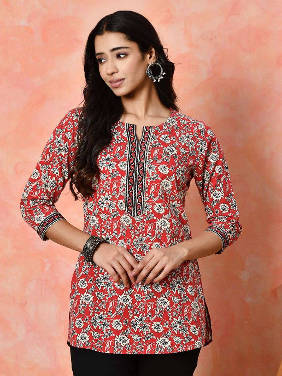 Sangria Women Floral Printed Cotton Kurti