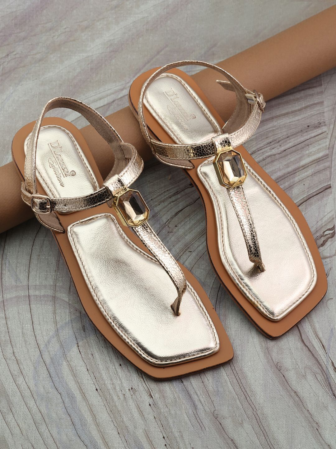 D LORZERI Women Metallic T-Strap Flats