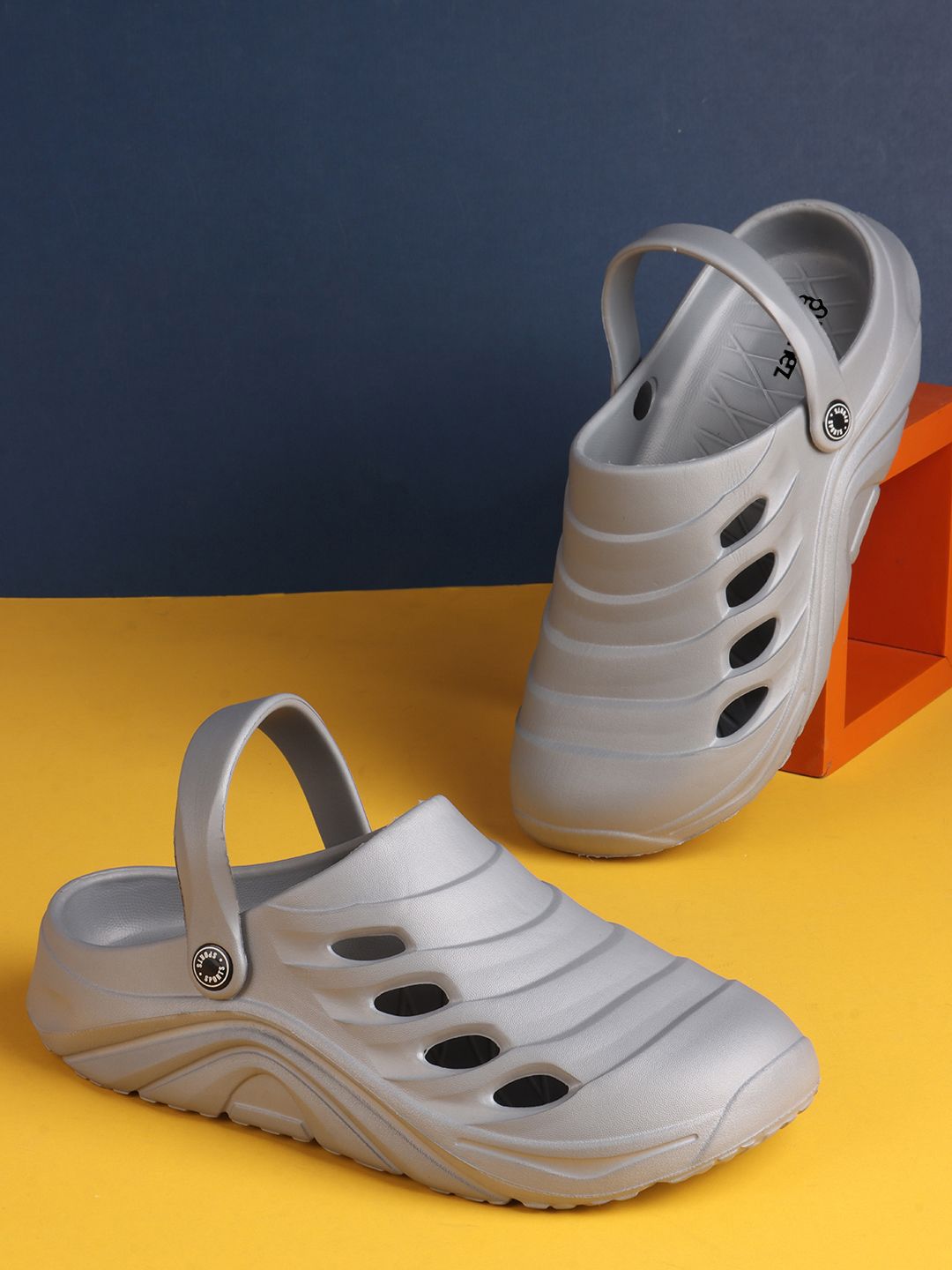 glitchez Men Clogs