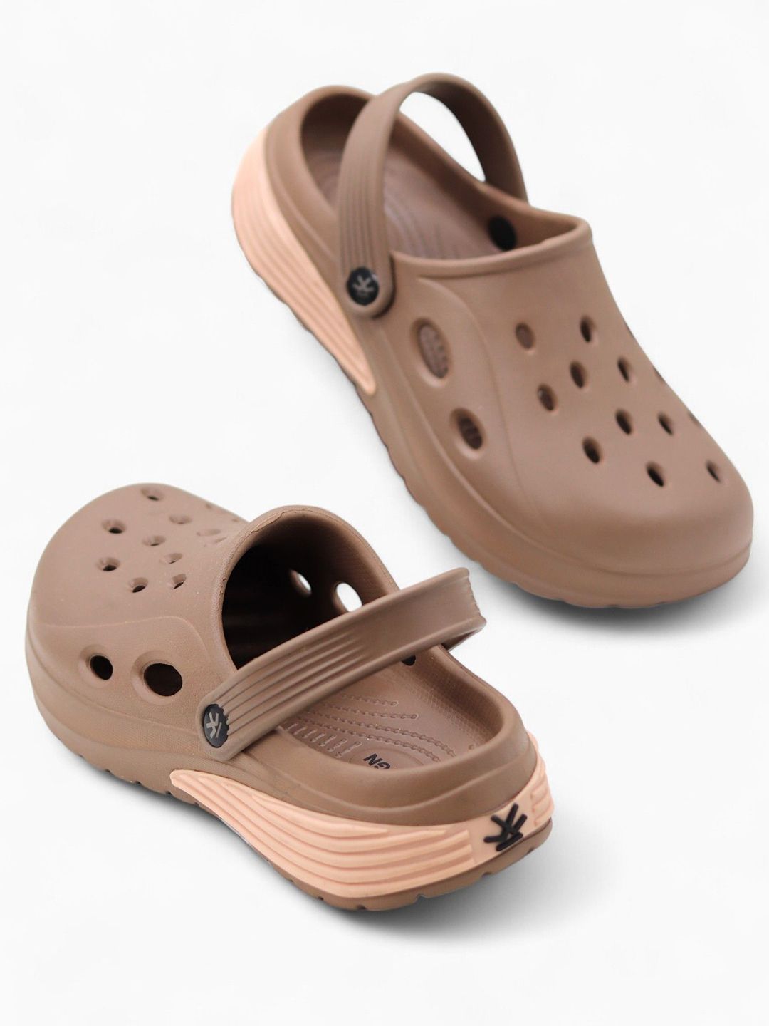 WROGN Men Solid Sport-Inspired Clogs