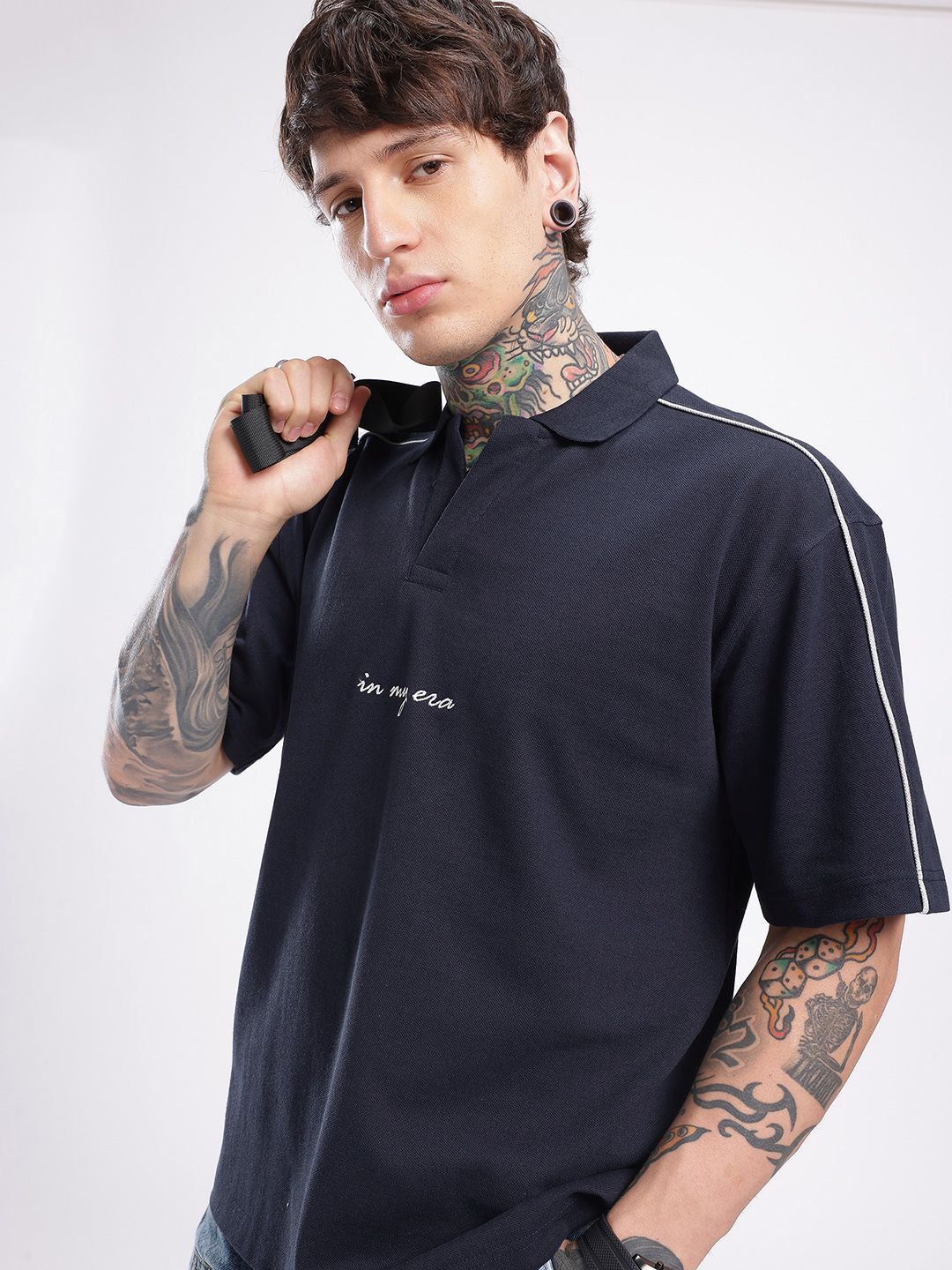 Buy glitchez Solid Polo Collar Drop-Shoulder Sleeves T-shirt