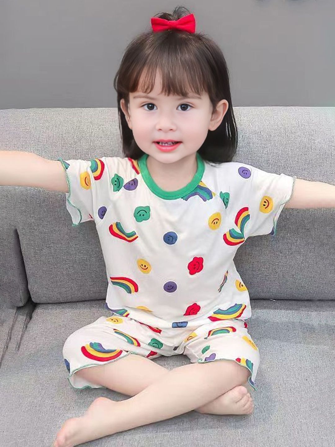 FOREVER FRIDAY Girls Printed Round Neck T-Shirt With Shorts