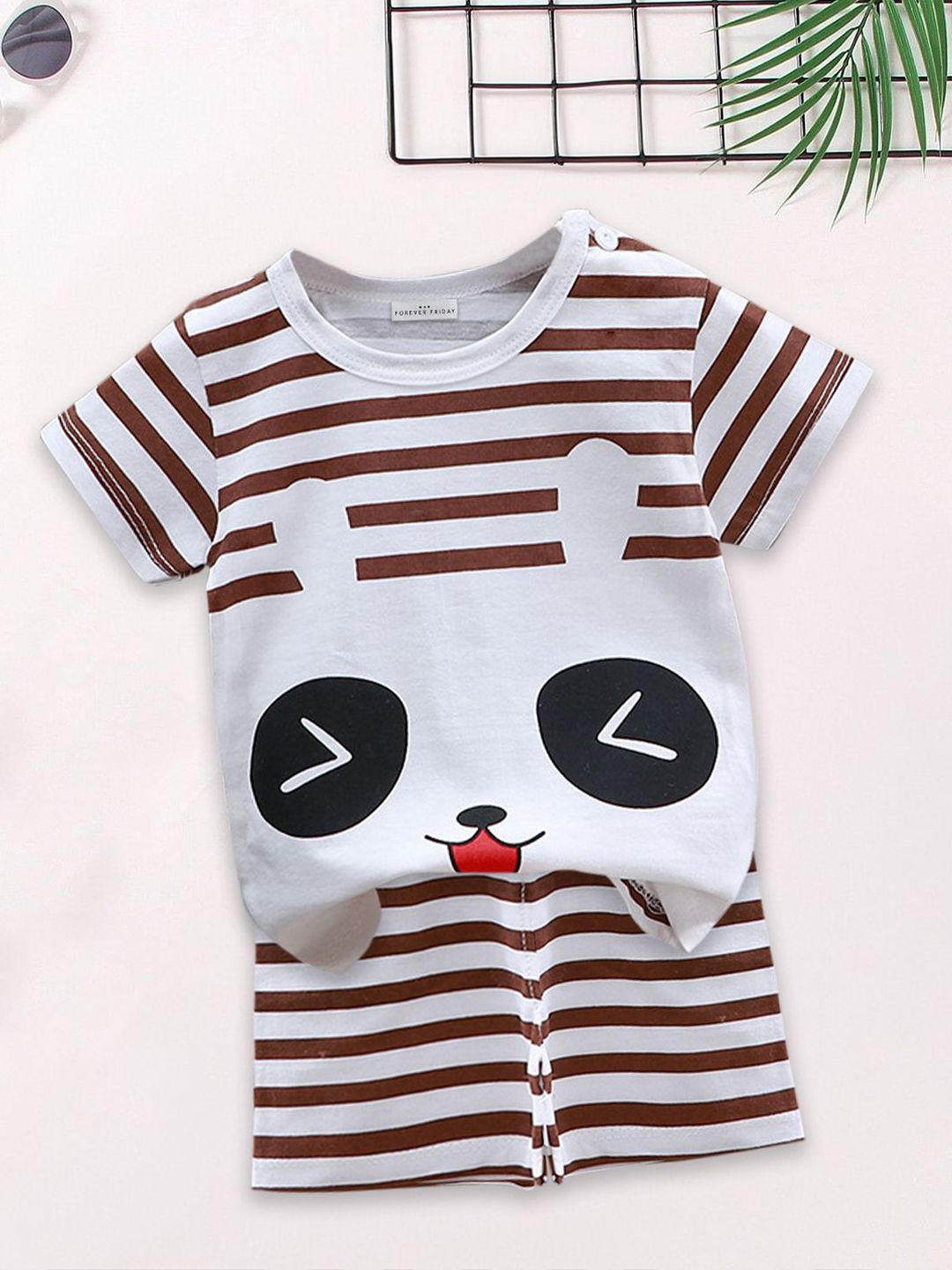 FOREVER FRIDAY Girls Animal Graphic Printed Round Neck T-shirt with Shorts