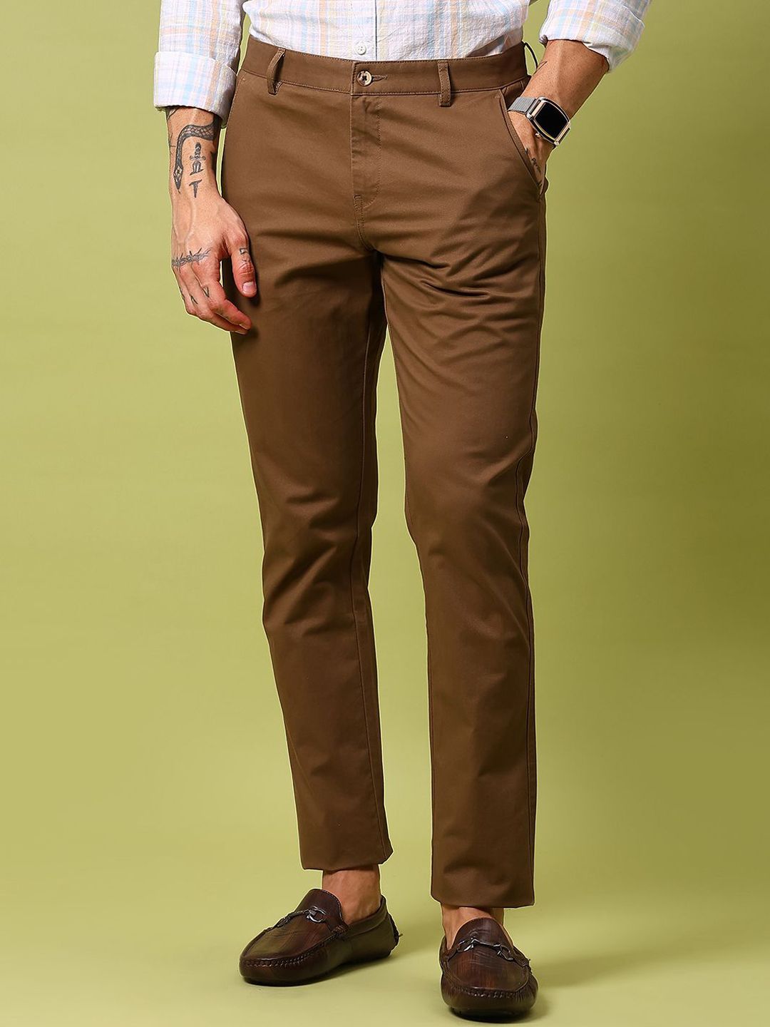 V-Mart Men Solid Twill Mid-Rise Chinos Trousers