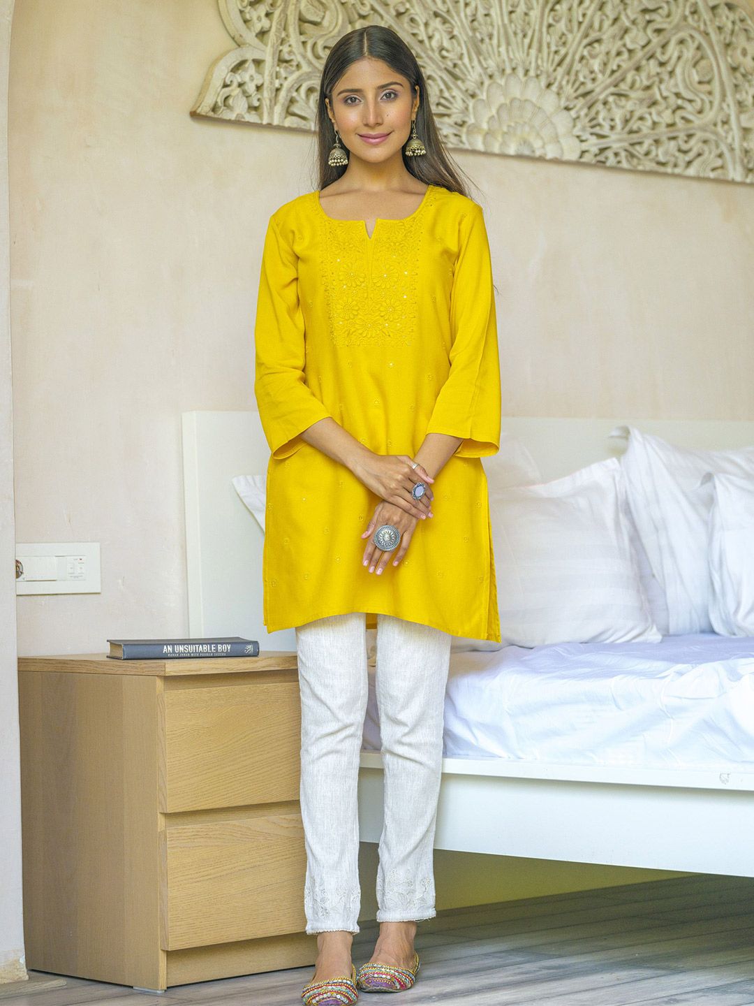 Ode by House of Pataudi Women Floral Embroidered Regular Straight Kurti