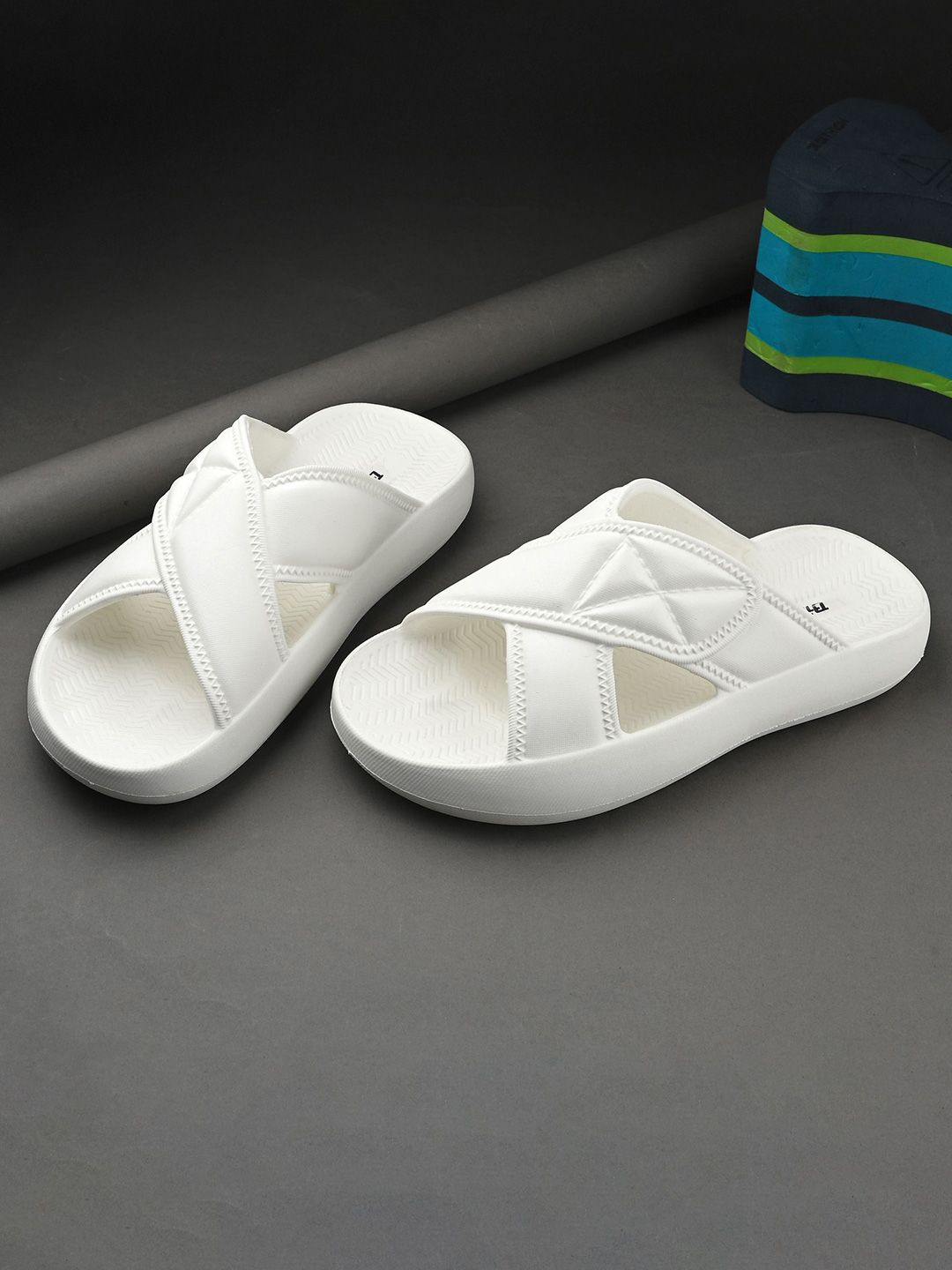 BIRDE Men Solid Casual Sliders Flops