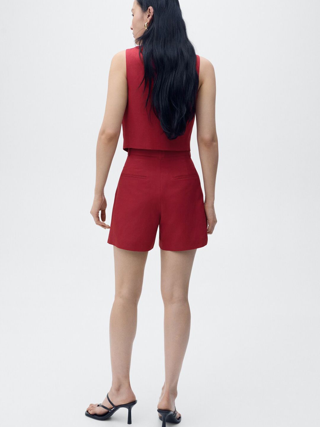Mid-Rise Pleated Detail Regular Fit Shorts