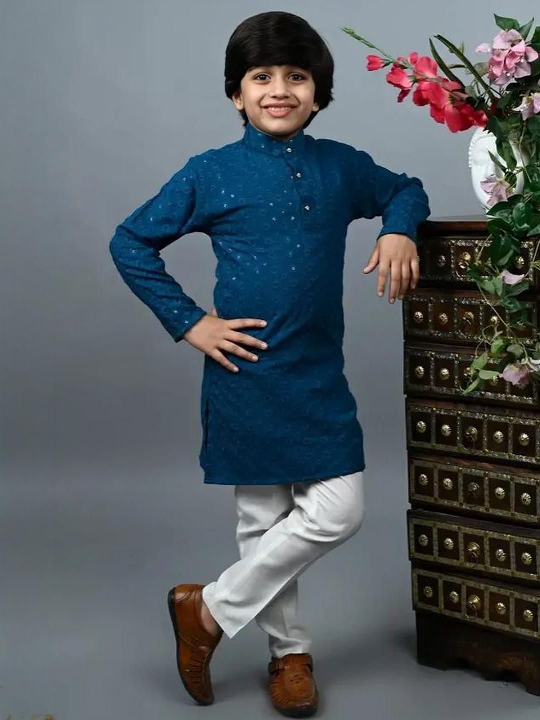 DIGI FASHION Boys Embroidered Sequinned Kurta Set