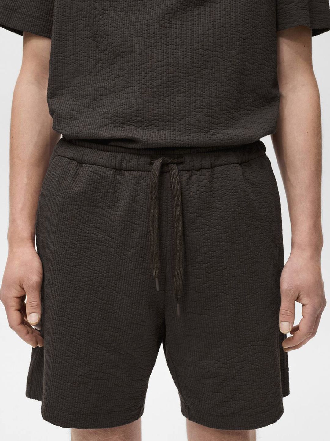 MANGO MAN Seersucker Striped Shorts
