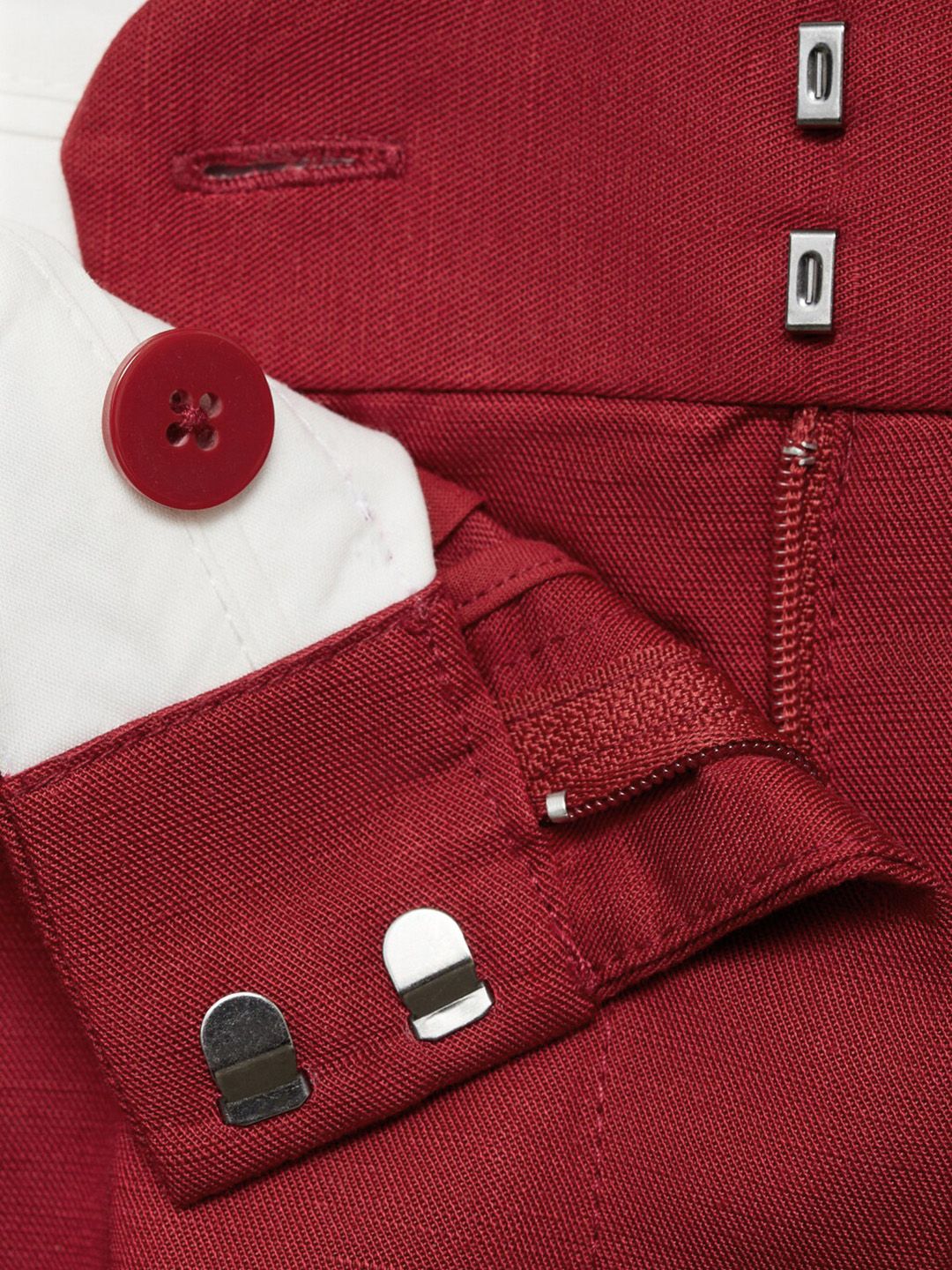 Mid-Rise Pleated Detail Regular Fit Shorts