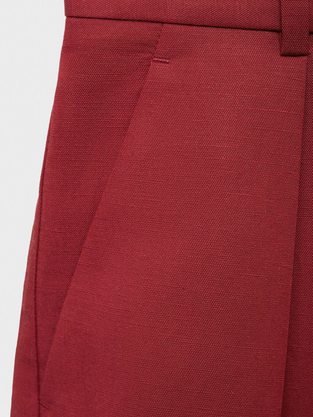 Mid-Rise Pleated Detail Regular Fit Shorts