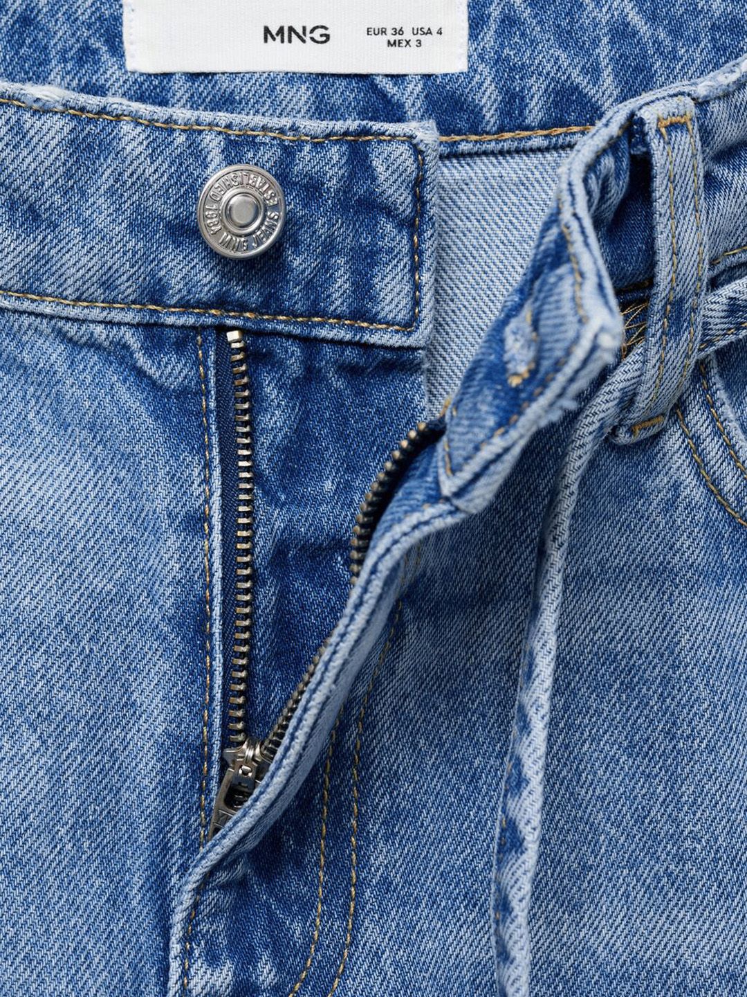 Mid-Rise Light Fade Pure Cotton Cropped Barrel Fit Jeans with Belt