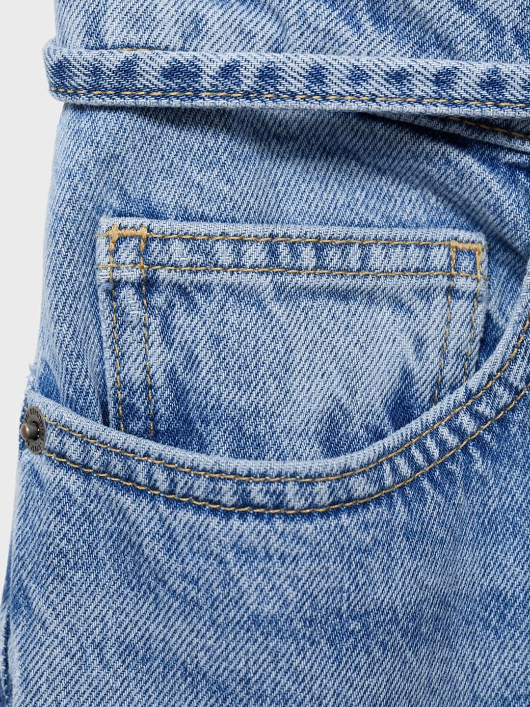 Mid-Rise Light Fade Pure Cotton Cropped Barrel Fit Jeans with Belt