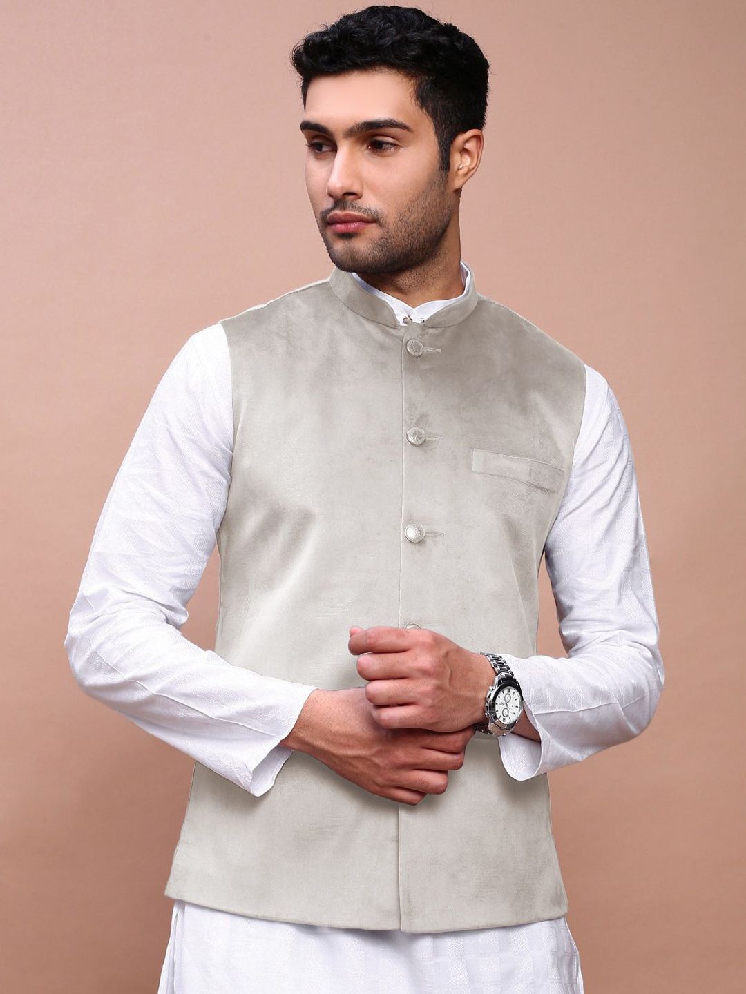 SHOWOFFFF Slim-Fit Velvet Nehru Jacket