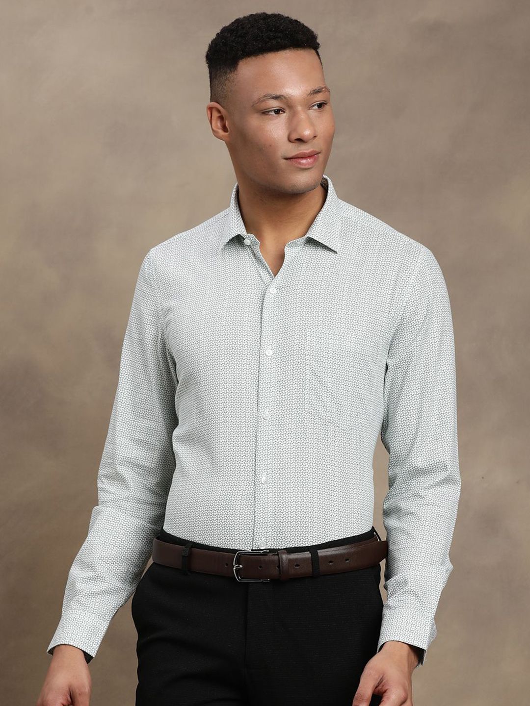 Turtle Standard Slim Fit Micro Ditsy Printed Pure Cotton Formal Shirt