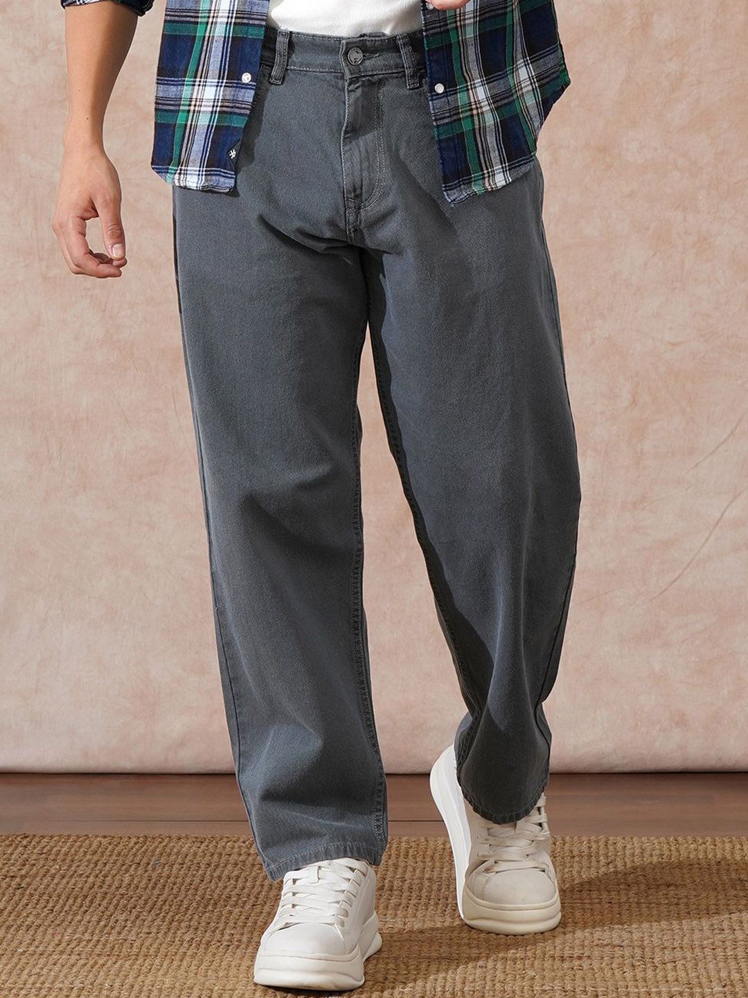 WROGN Men Comfort Straight Fit Mid-Rise Jeans