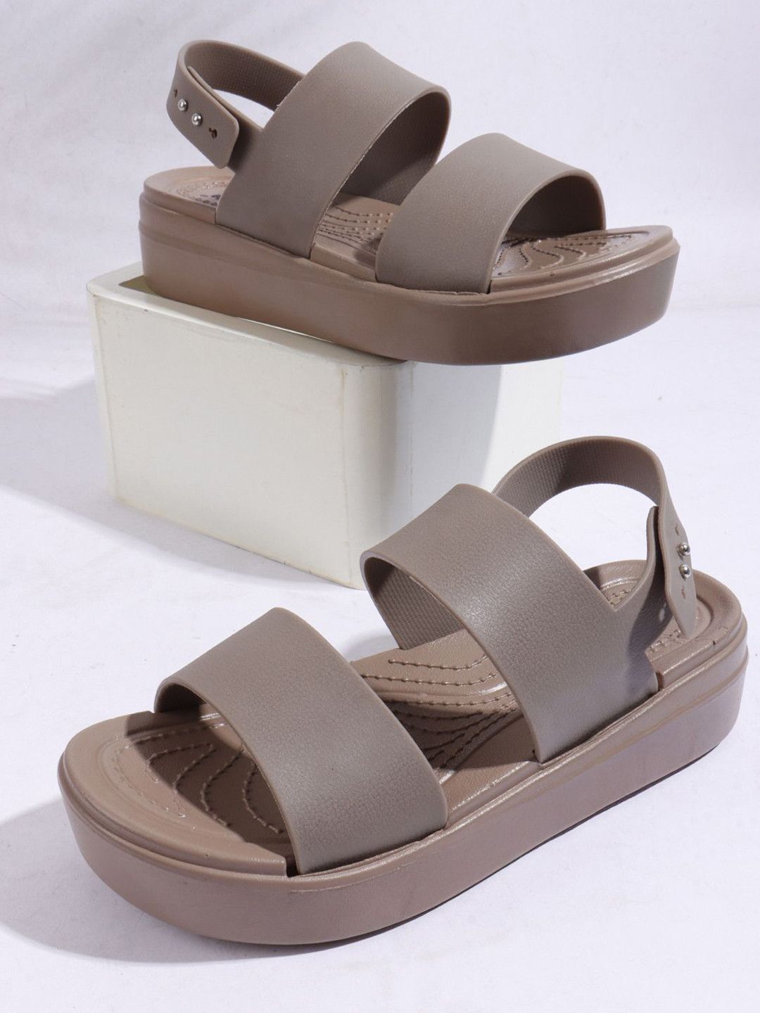 靴 CLANE SIDE CUT STACKED HEEL FLAT SHOES Buy JUMPLITE Women Open Toe Textured Flatform Heels With Backstrap