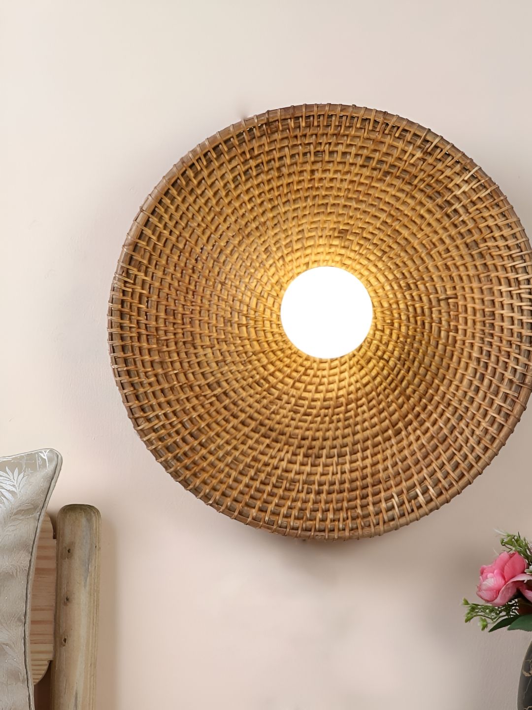 akway Beige Wood Abstract Shaped Shaped Wall Lamp