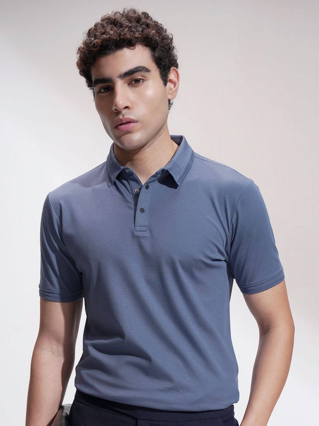 HIGHLANDER Men Solid Polo Collar T-shirt
