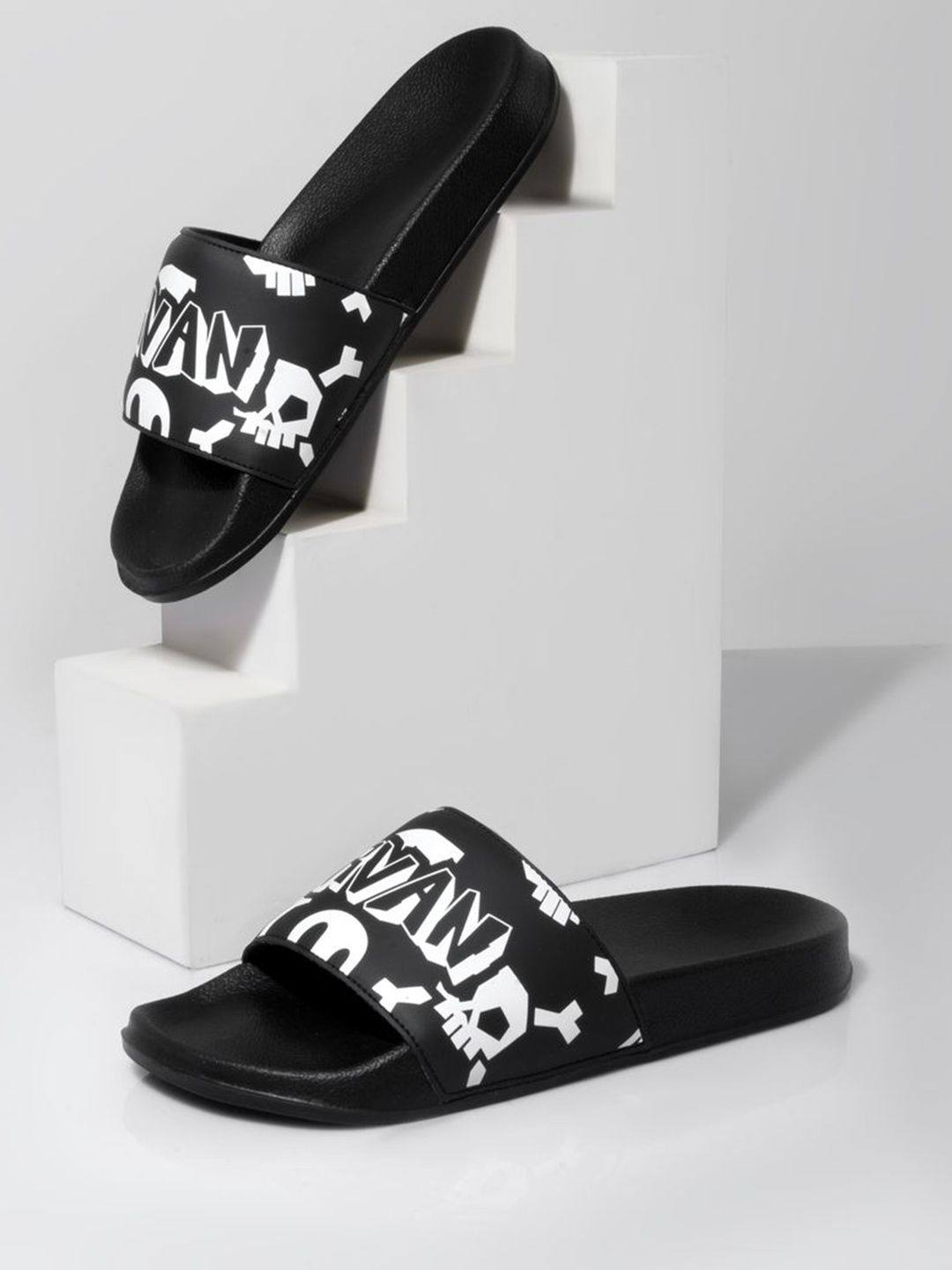 ARVAN Men Printed Sliders