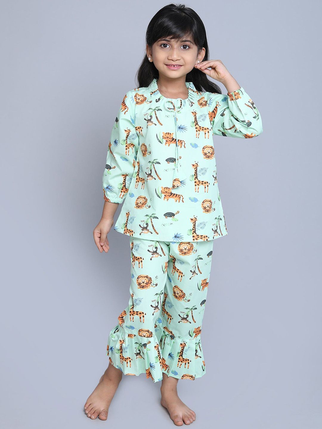 Little Clothings Girls Graphic Printed Night suit