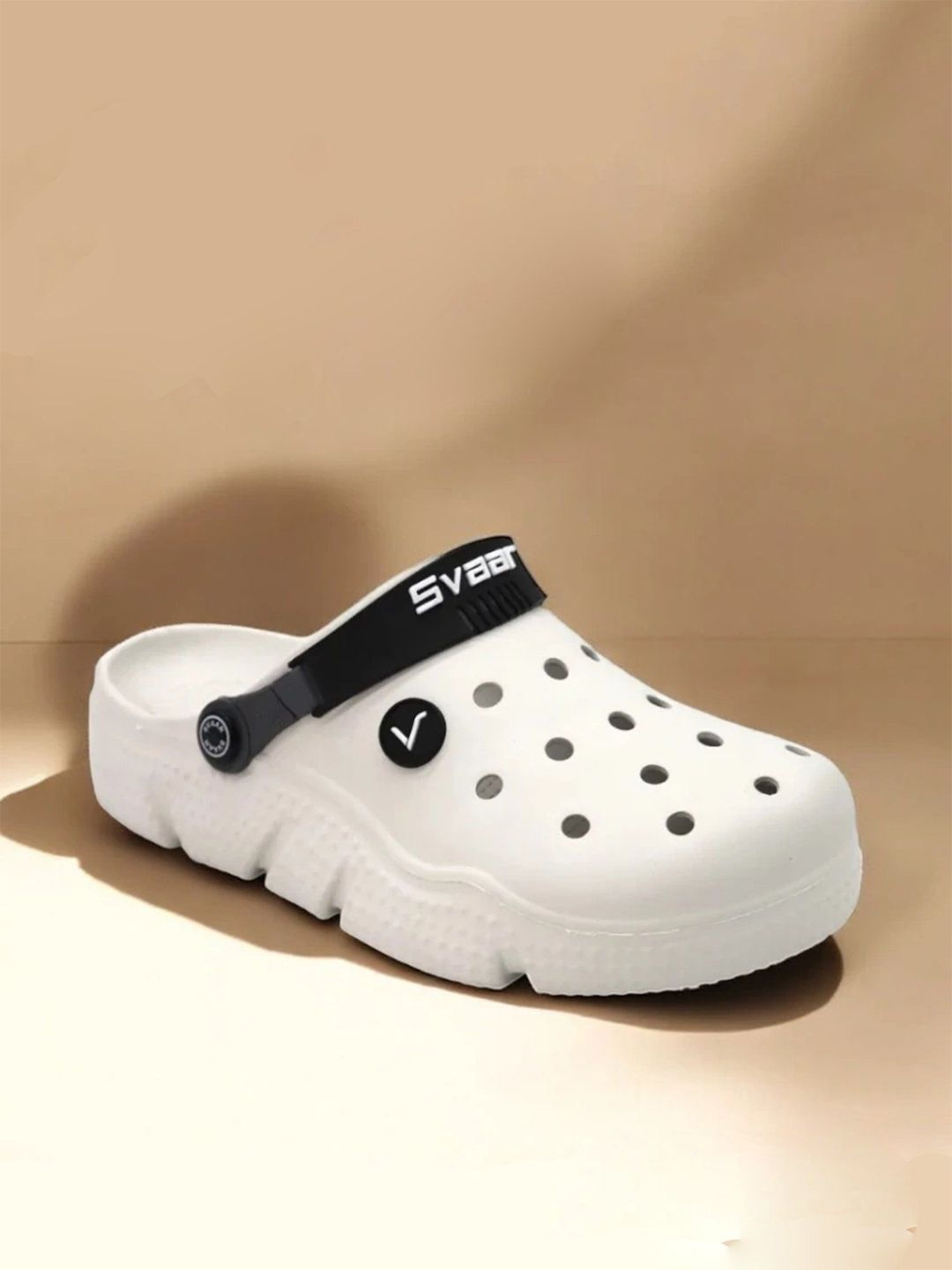 Svaar Men Self Design Regular Clogs