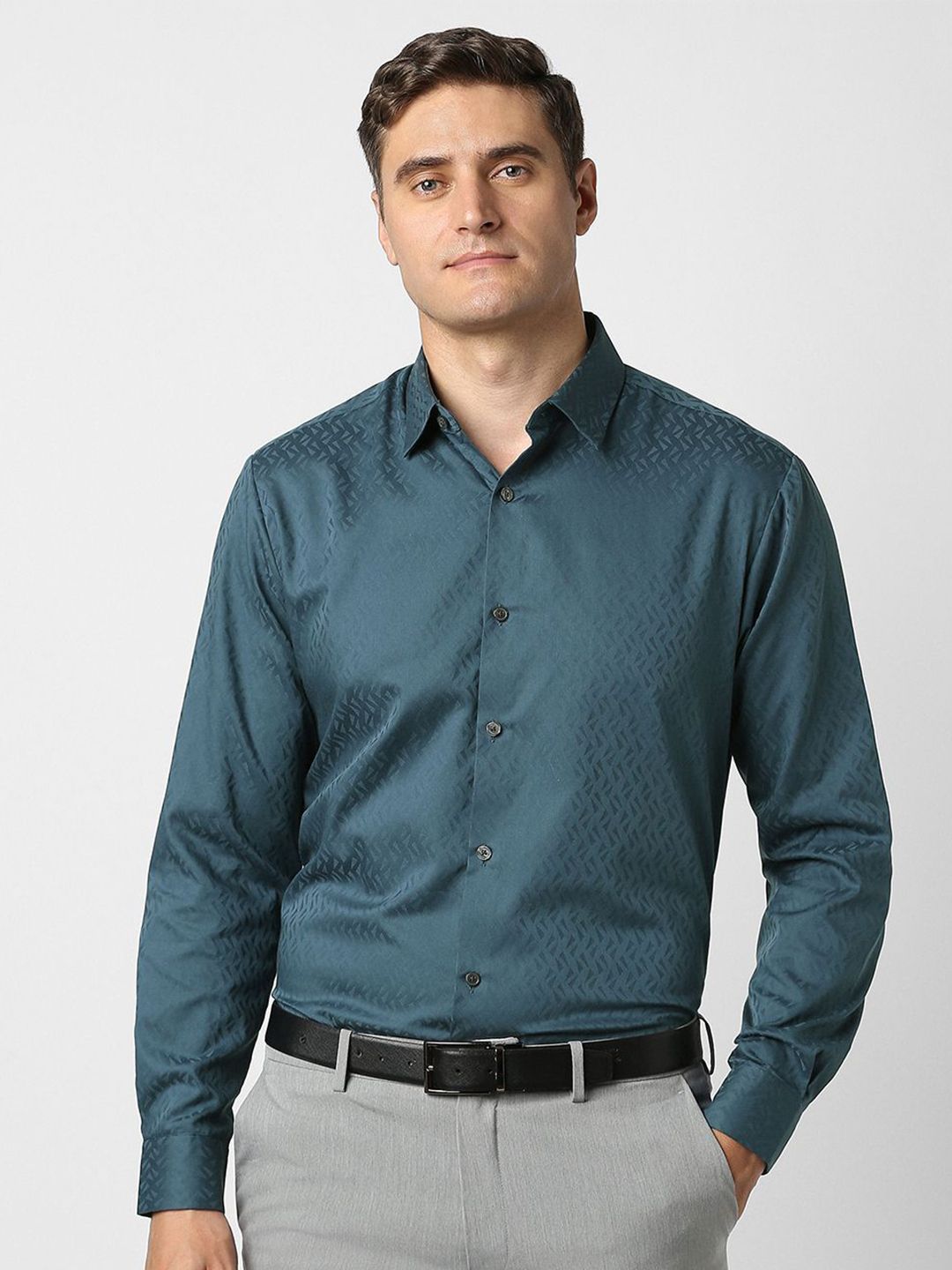 Peter England Elite Textured Spread Collar Slim Fit Cotton Formal Shirt