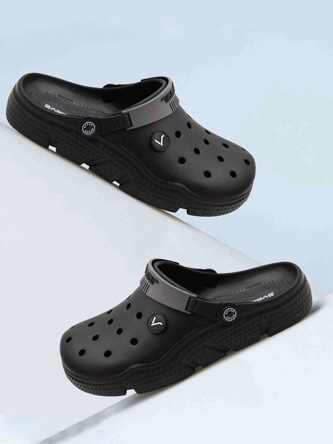 Svaar Men Self Design Comfortable Casual Clogs