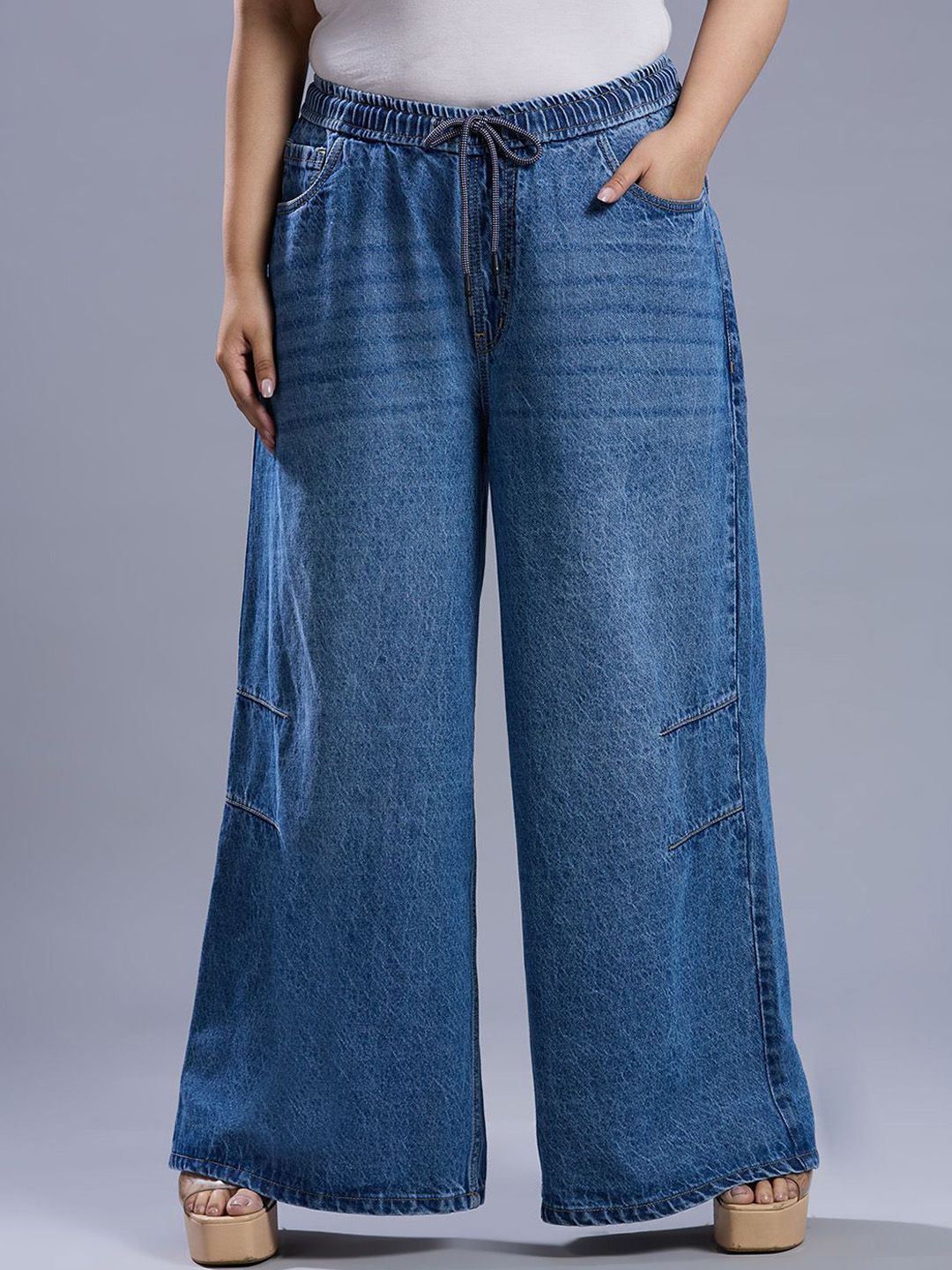 Buy ZXN CLOTHING Women Wide Leg Mid-Rise Light Fade Jeans - Jeans