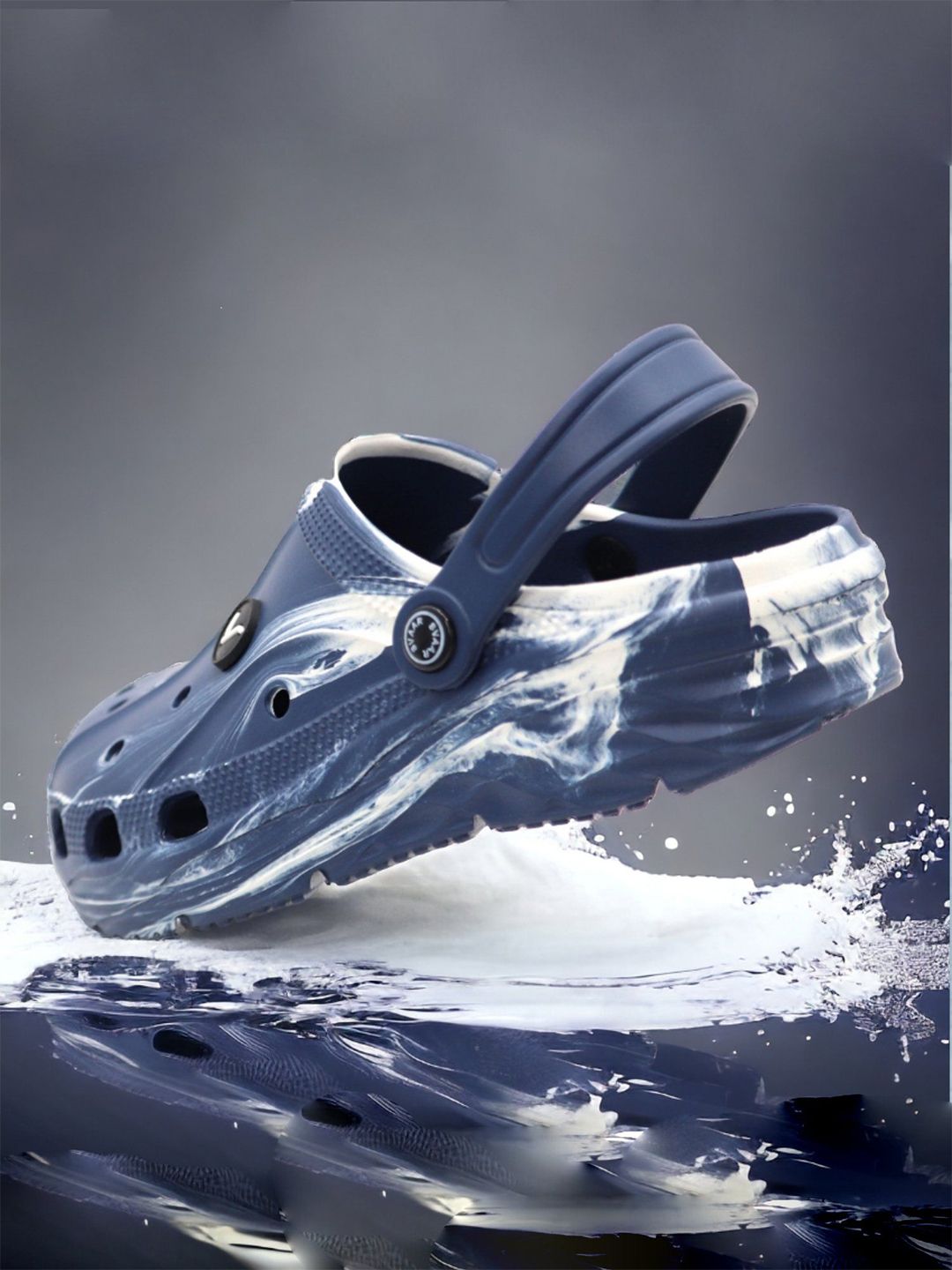 Svaar Men Printed Clogs