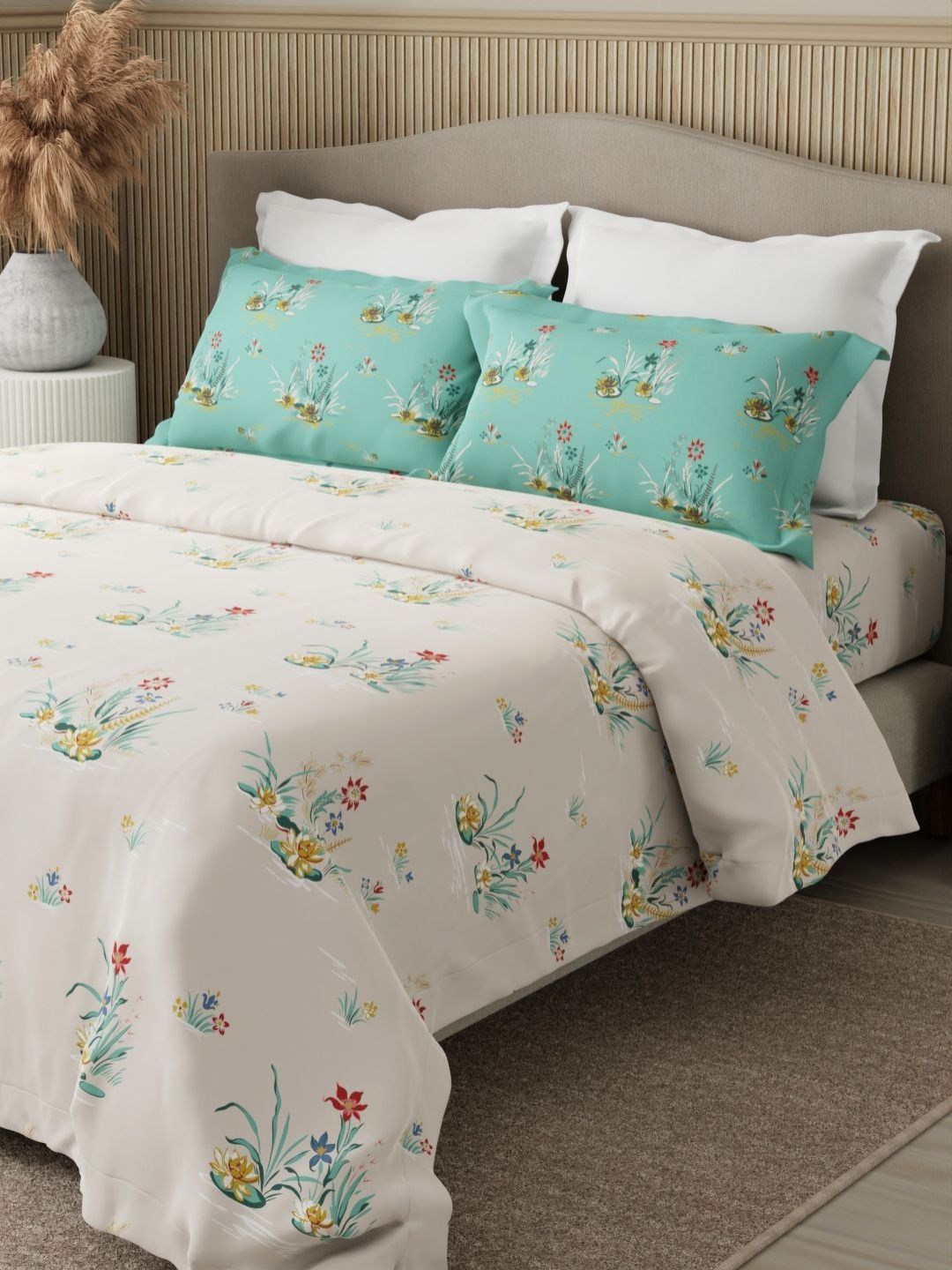 Boutique Living India Boutique Living India White & Green Printed Cotton 152 TC Queen Bedsheet Set-2.54m x 2.24m