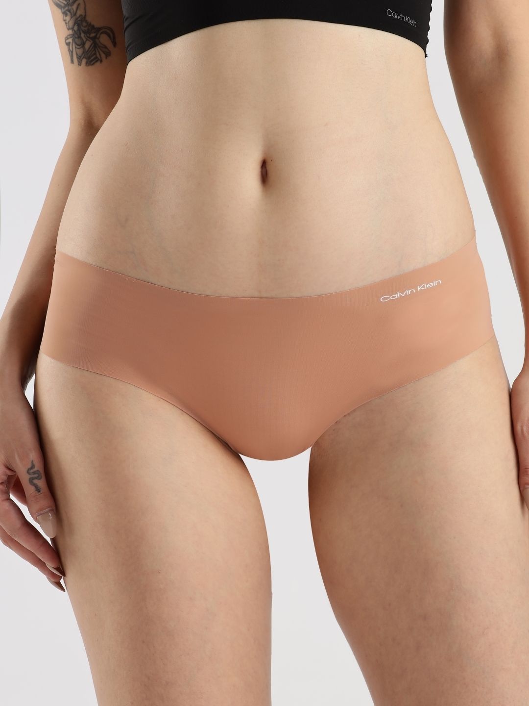 Calvin Klein Underwear Low-Rise Seamless Comfortable Hipster Briefs D3429230