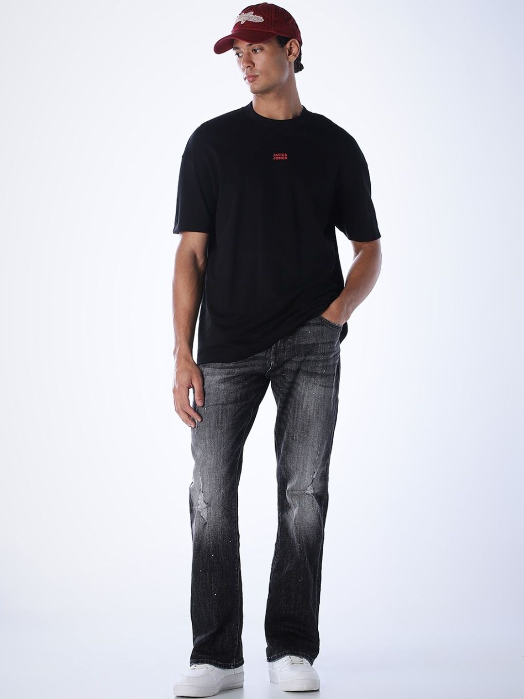 Bootcut Low-Rise Mildly Distressed Light Fade Stretchable Jeans