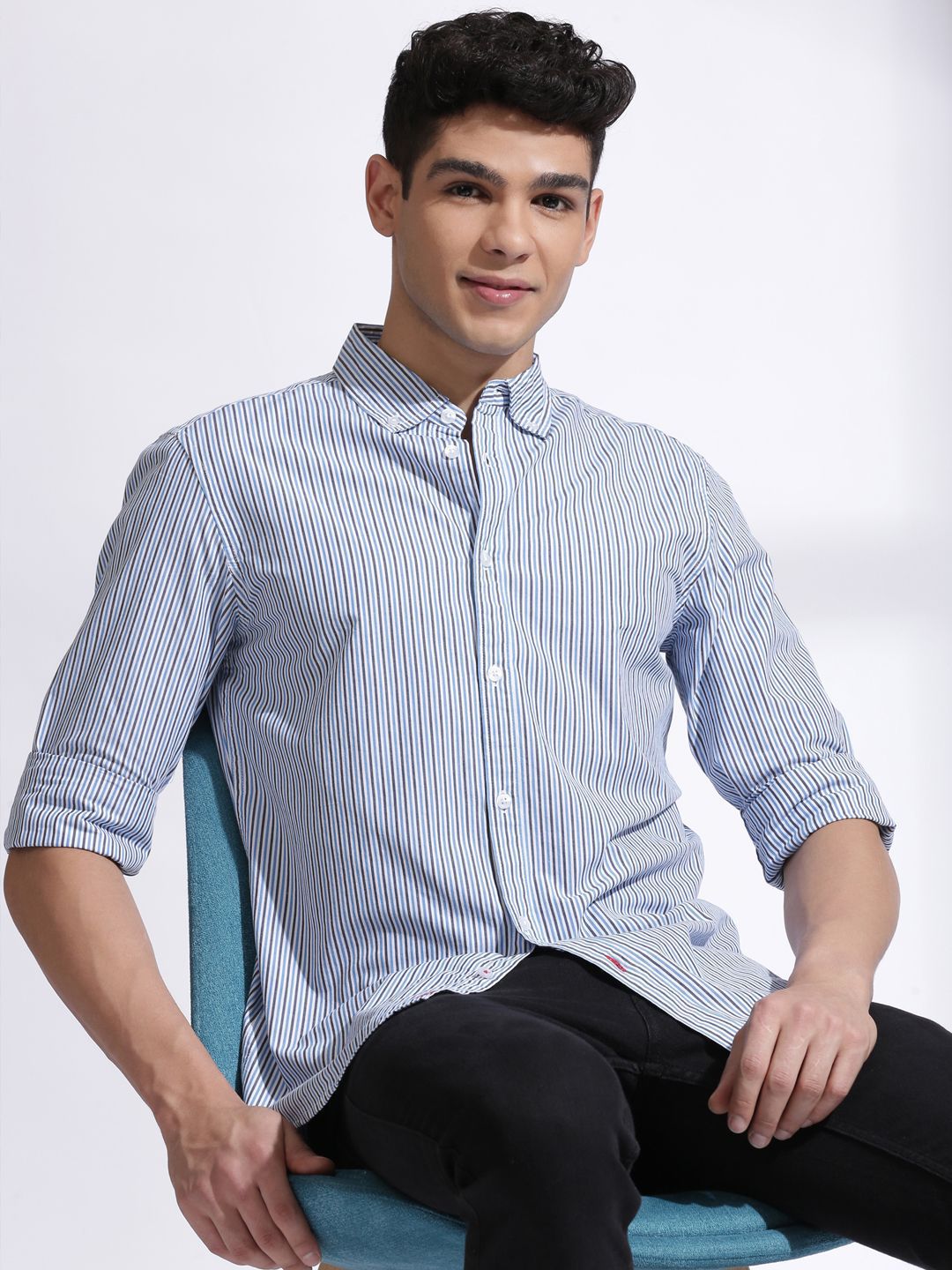 INVICTUS Men Standard Slim Fit Striped Casual Shirt
