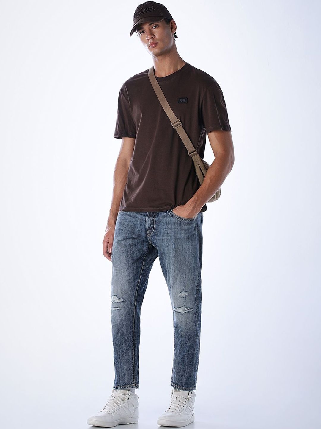 Tapered Fit Low-Rise Mildly Distressed Light Fade Jeans