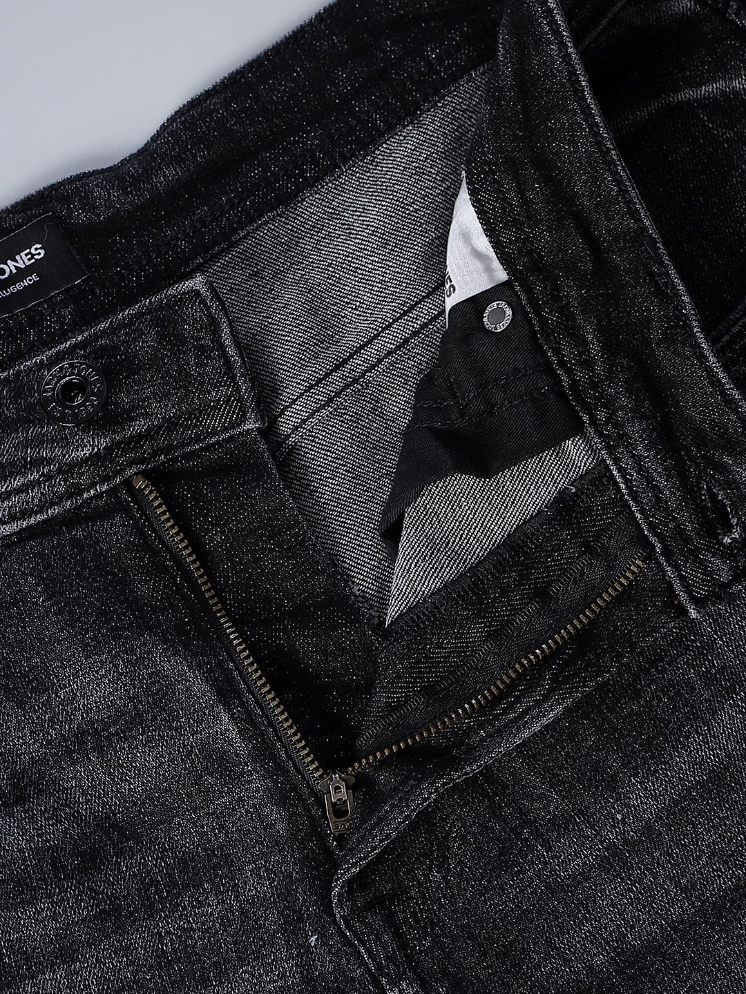 Bootcut Low-Rise Mildly Distressed Light Fade Stretchable Jeans