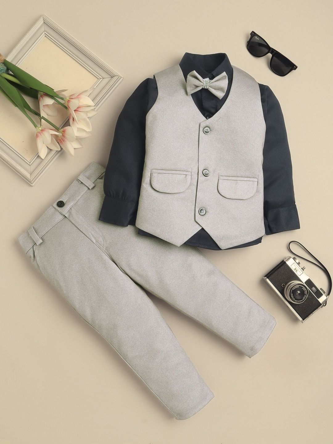 Sangria Boys 3 Pieces Single-Breasted Collarless Suit Set With Bow