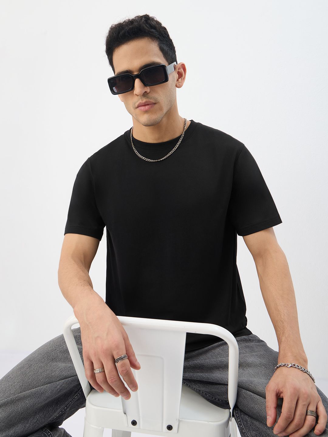 The Souled Store Men Relaxed Fit Solid Black T-Shirts