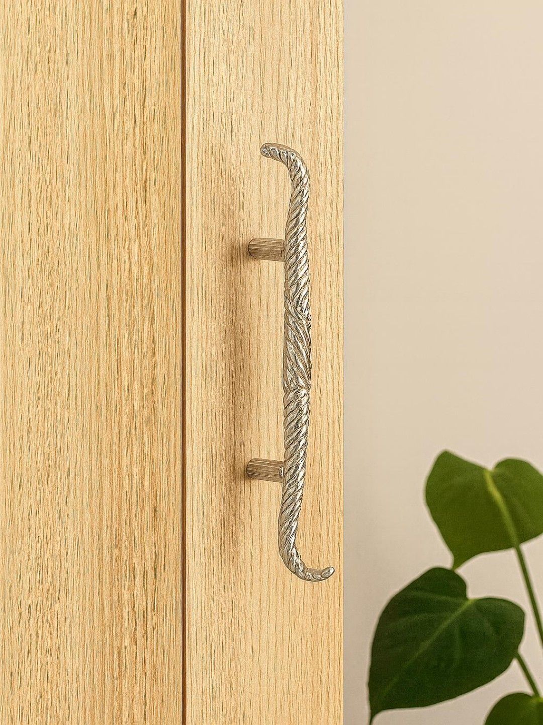 Folkstorys Tanishq Textured Door Handle