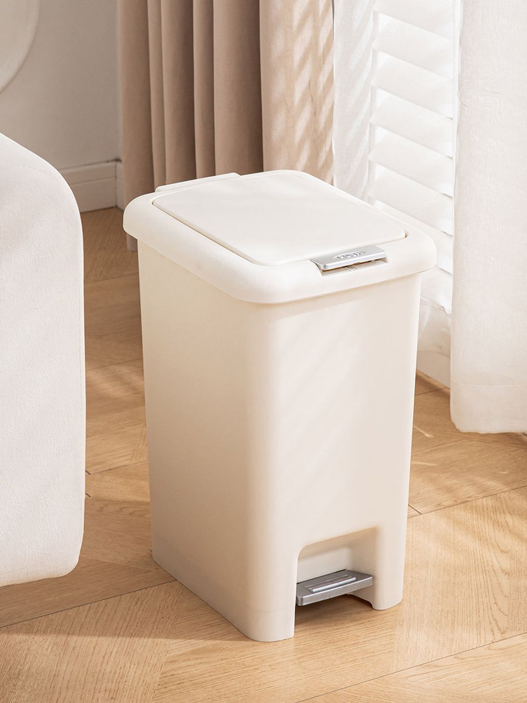 HOKIPO 20 Litres Press-Top Hand Push & Foot Pedal Dustbin with Lid