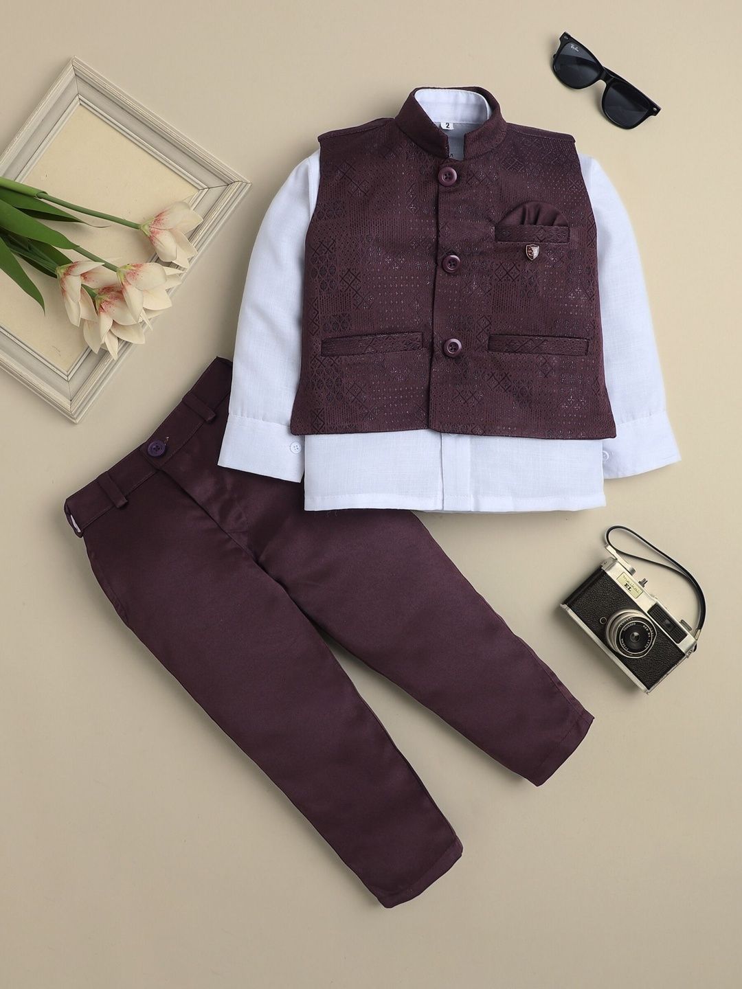Sangria Boys Self Design Diamond Motifs Jacquard Single-Breasted Three-Piece Suit