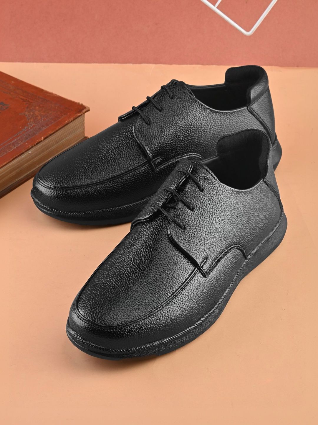 INVICTUS Men Round Toe Formal Derbys