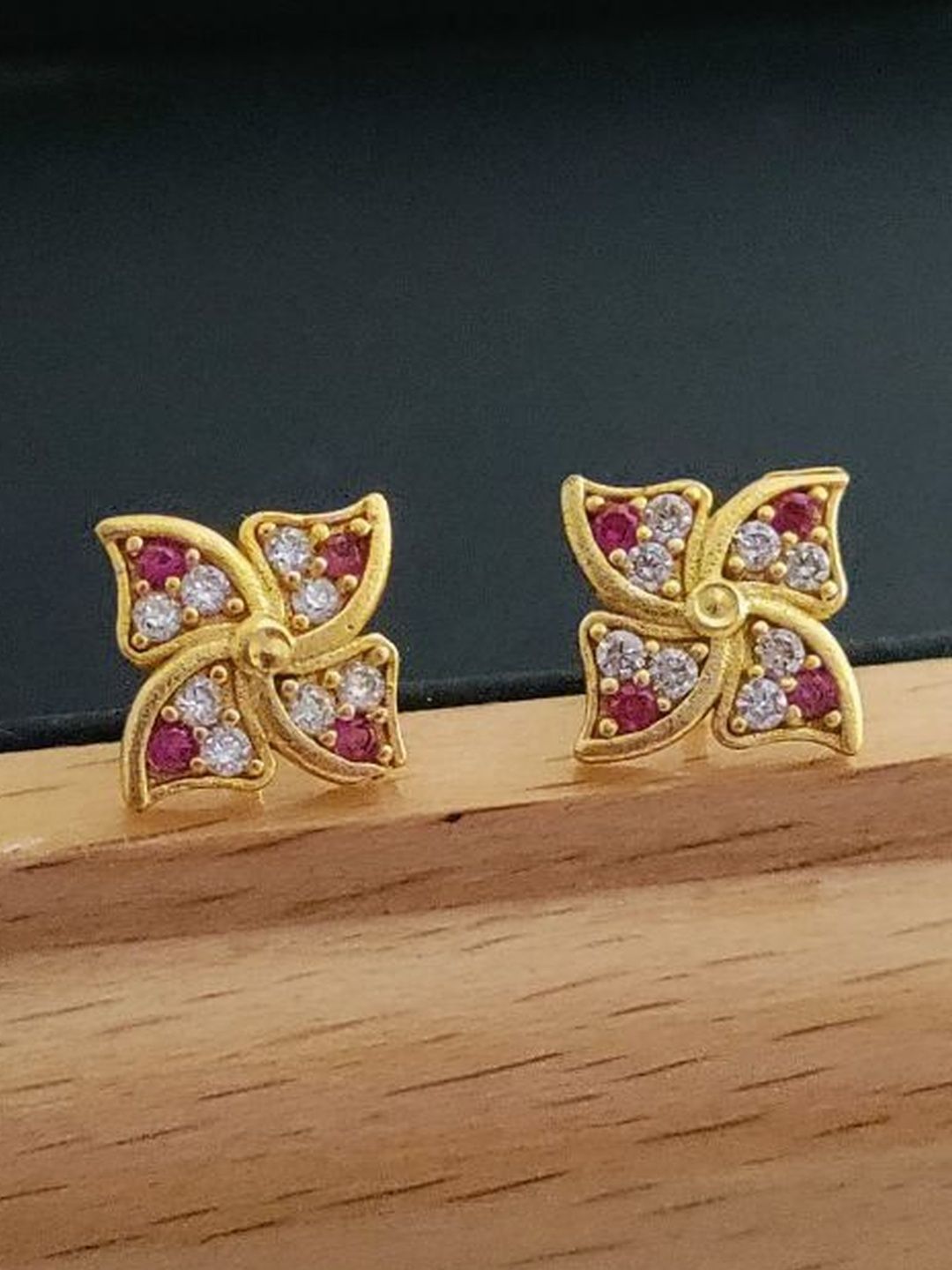 OM KRISHIV COLLECTION Floral Studs Earrings