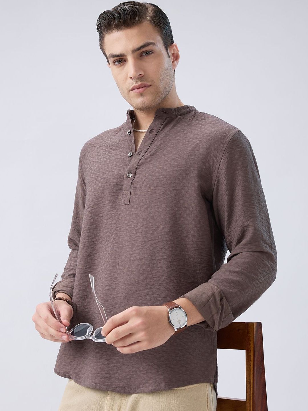 VASTRADO Thread Work Refined Woven Design Viscose Rayon Straight Above Knee Kurta