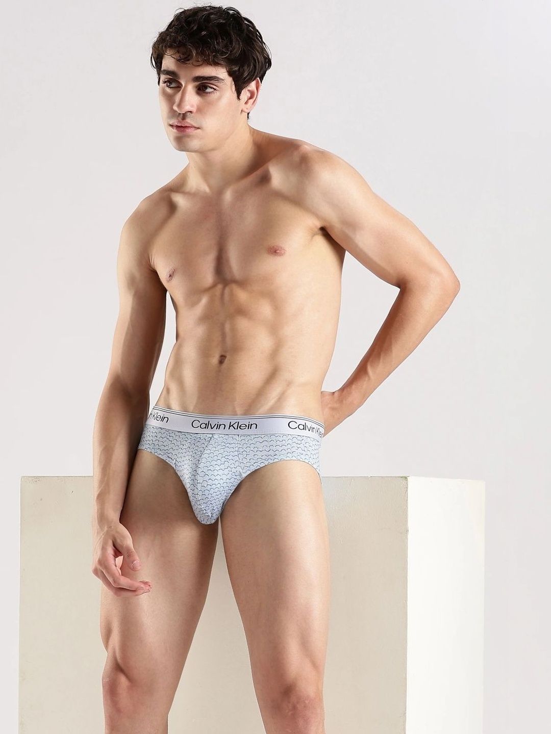 Calvin Klein Underwear Calvin Klein Underwear Pack of 3 Printed Low-Rise Basic Briefs