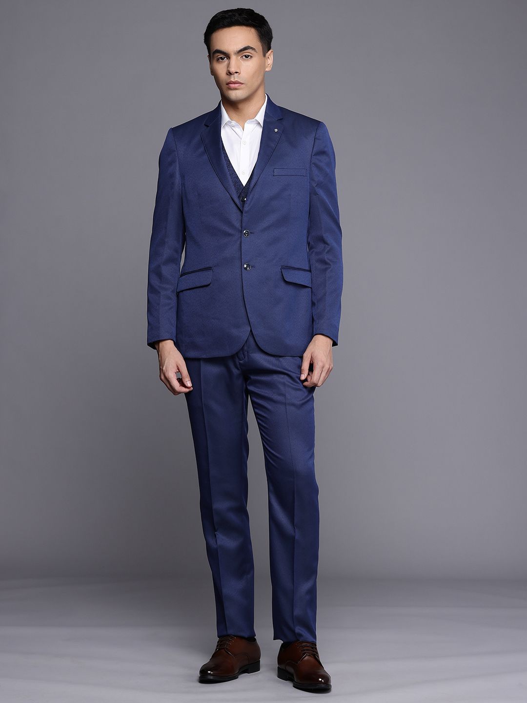 Raymond Contemporary Fit Self Design Textured Single-Breasted Three-Piece Formal Suit