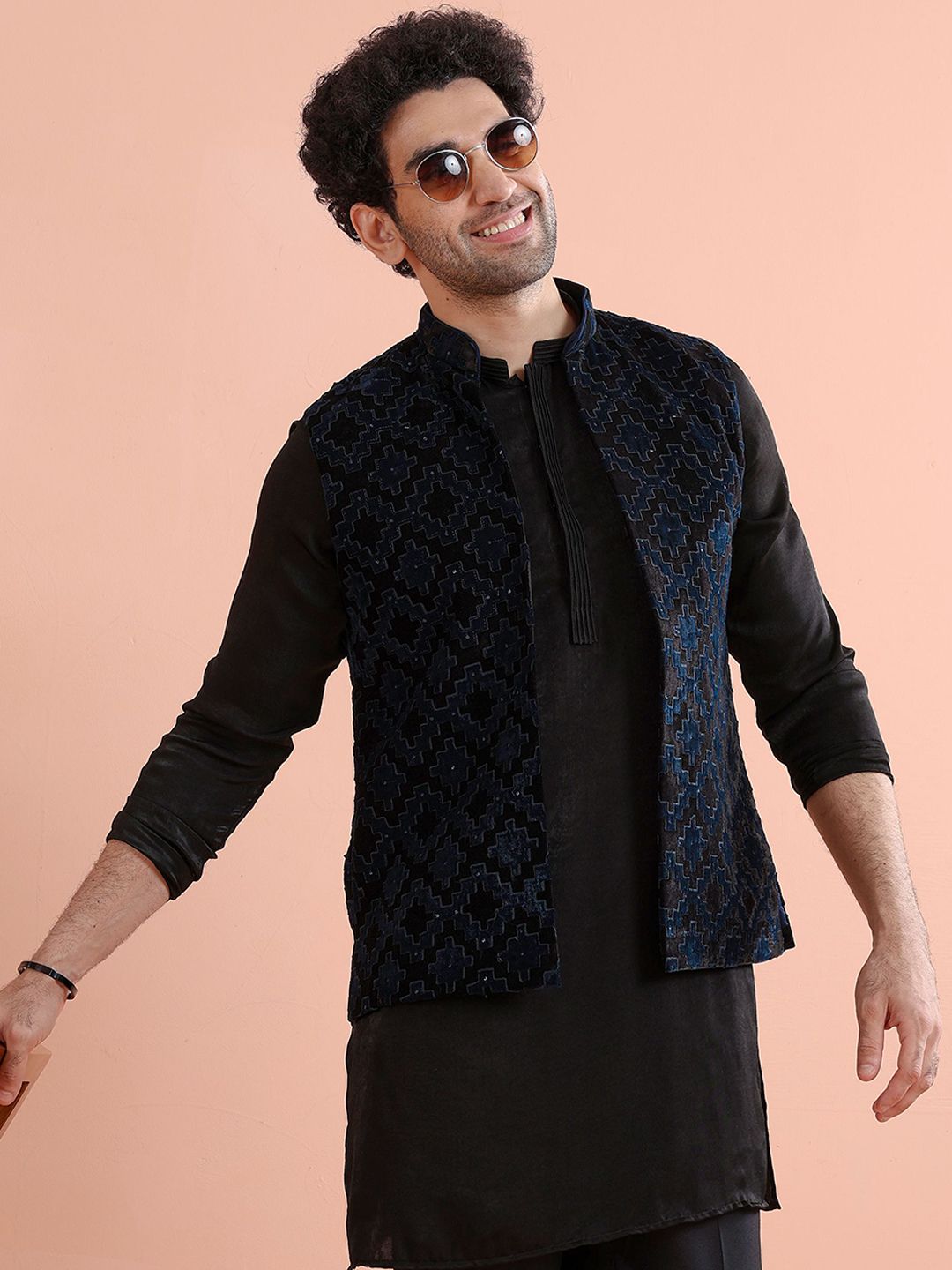 KISAH Textured Men  Geometric Embroidered Sequinned Nehru Jacket