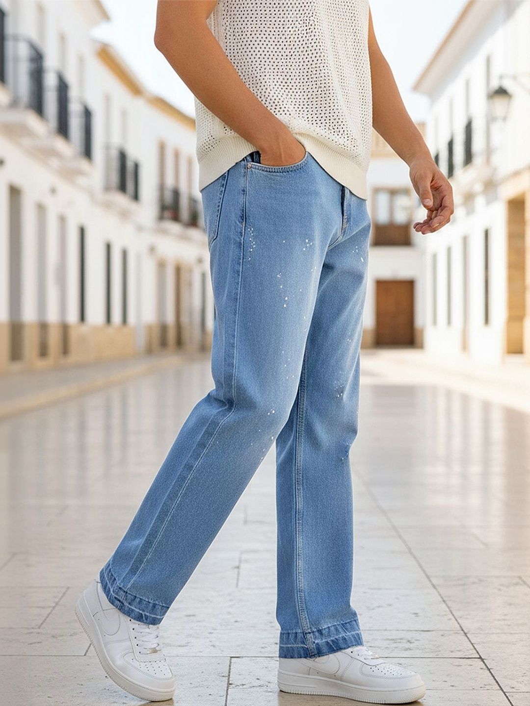 Bewakoof Men Light Blue Washed Straight Fit Mid-Rise Jeans