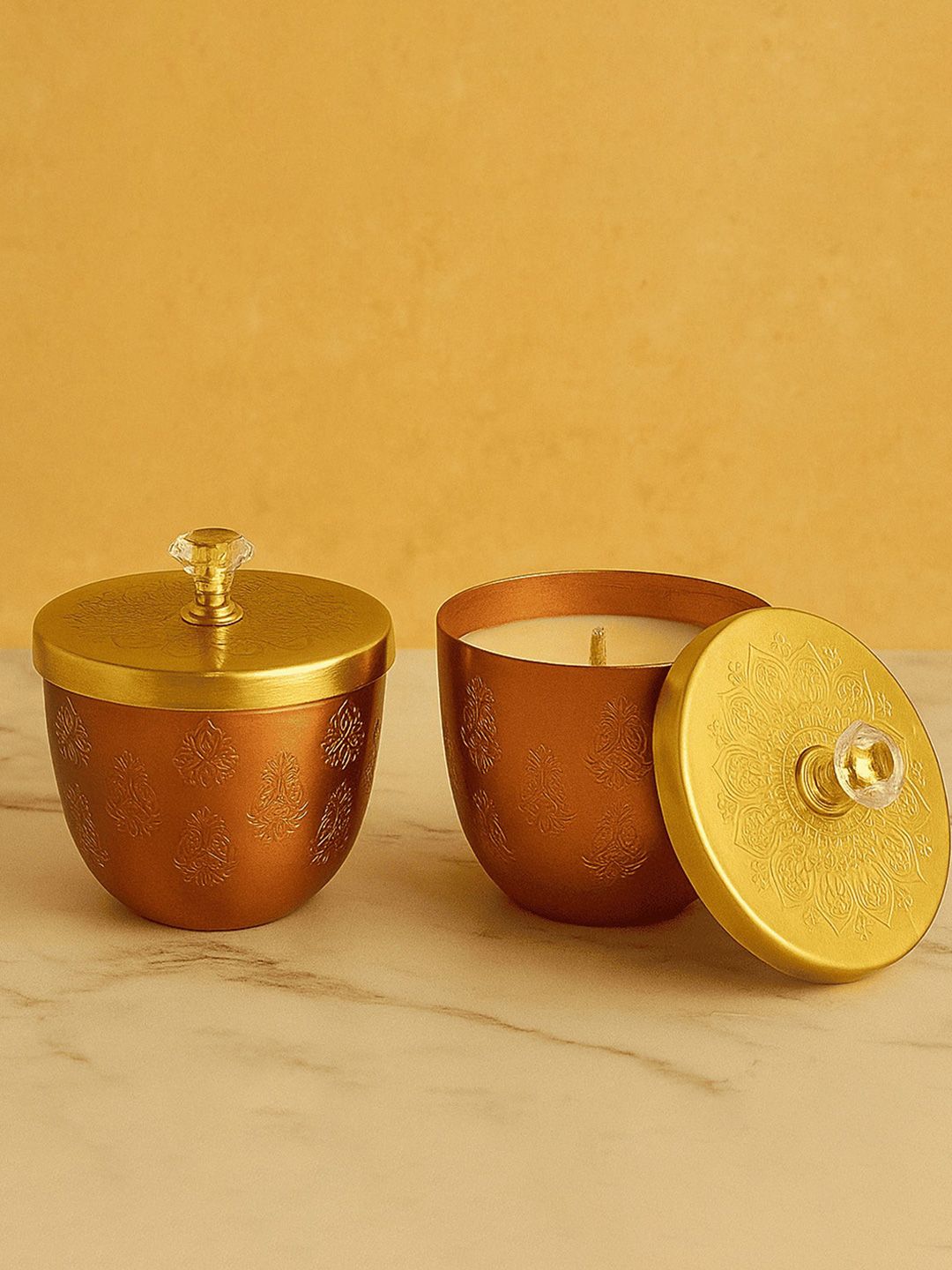 Earthly Edges Gold-Toned & Copper-Toned Jar Candle