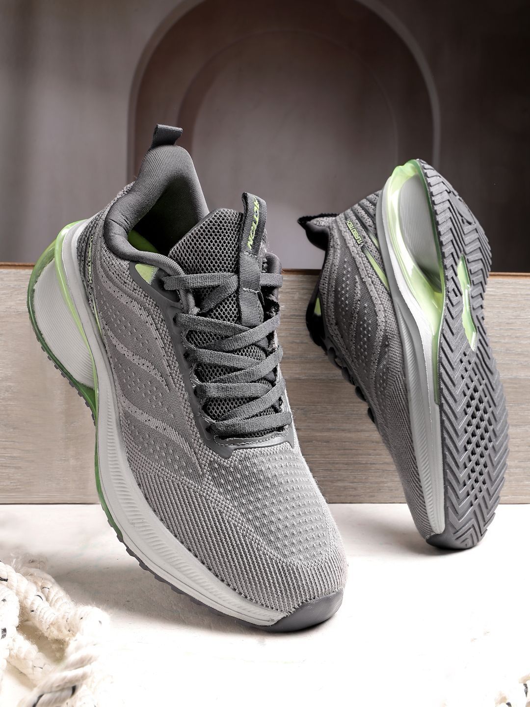 Action Men Mesh Running Shoes